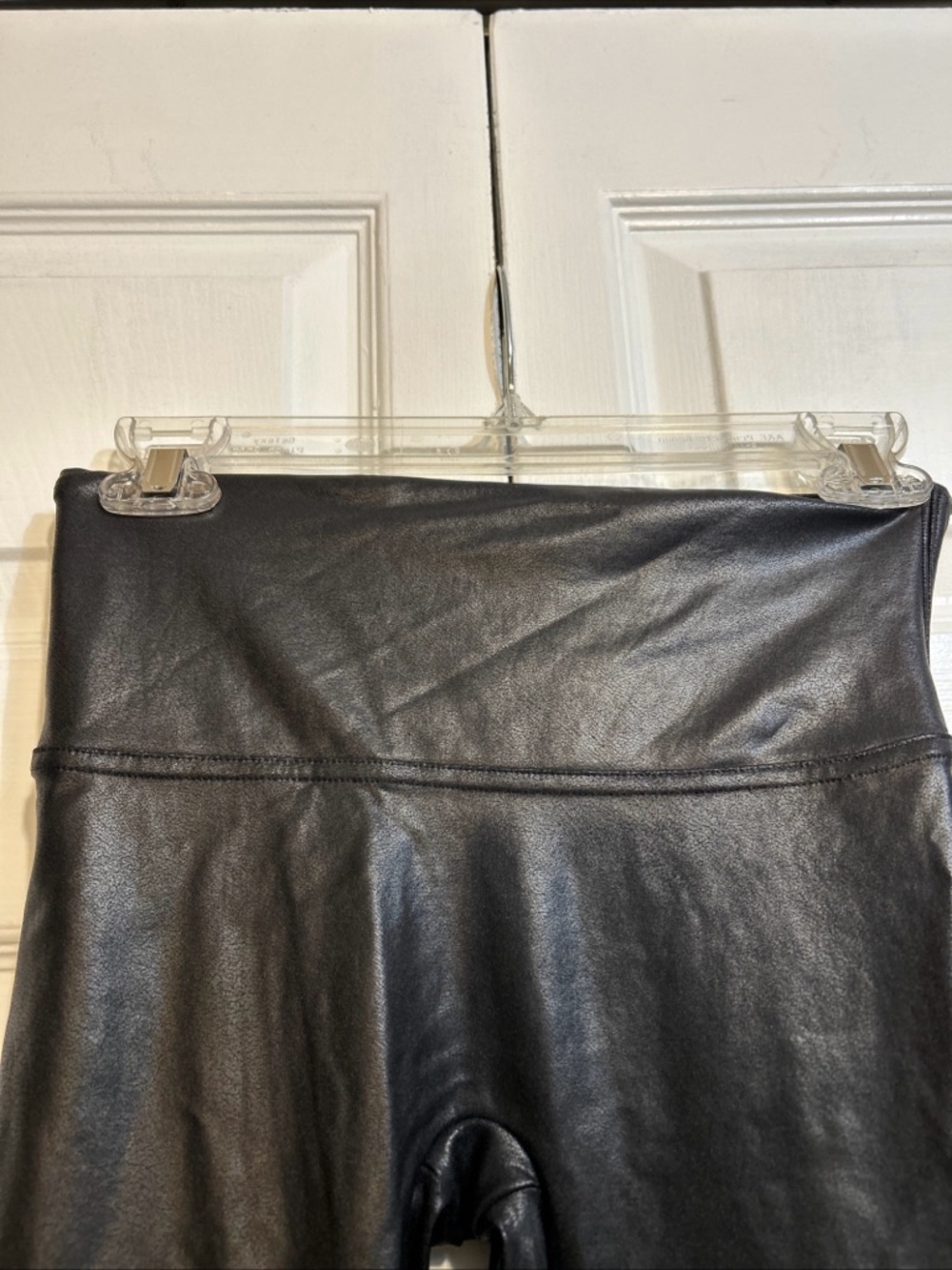 NWT SPANX Faux Leather Leggings Size M Medium Black Slimming 2437 - Picture 5 of 11